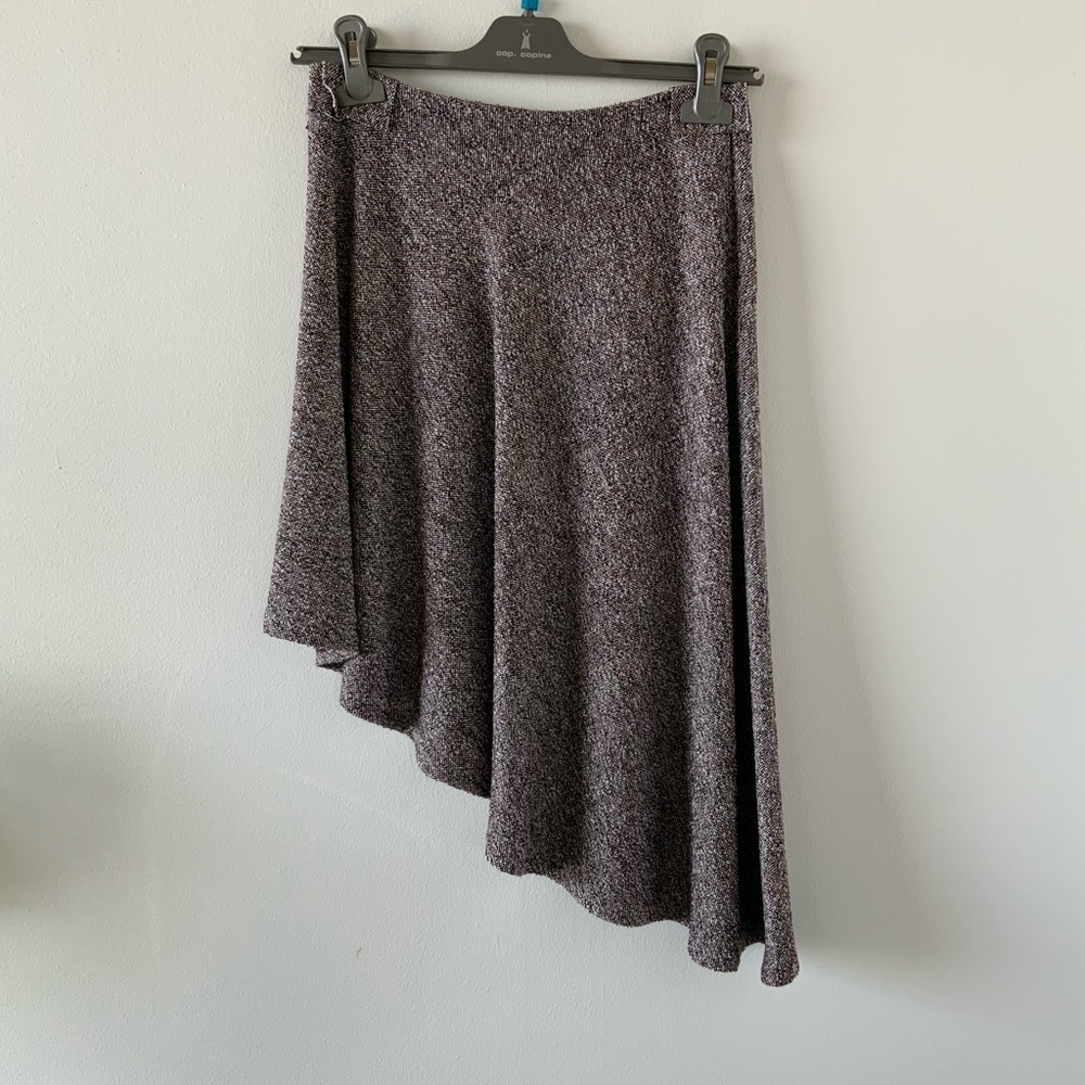 COPY - This very chic skirt